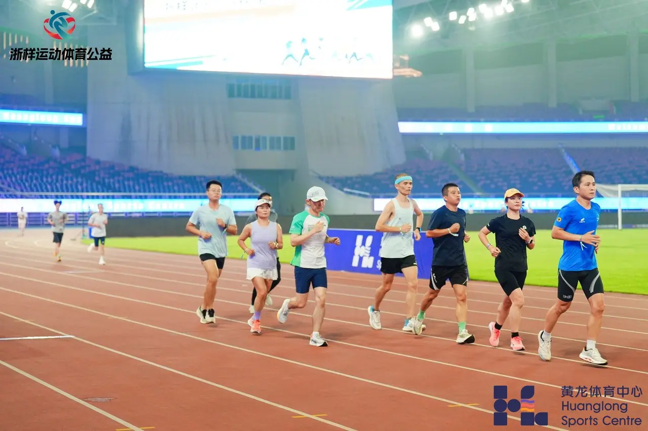 半马选手现, img, alt 半马选手现, img, alt