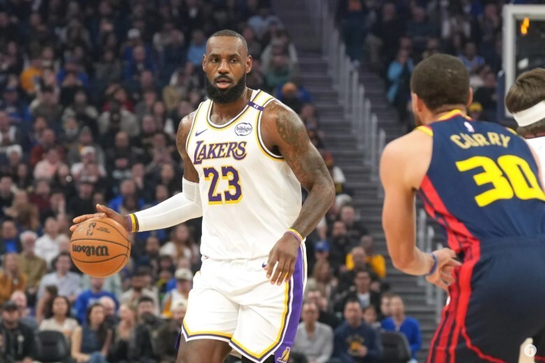 和操作空间, 都放在三角, 进攻的脚步 和操作空间, 都放在三角, 进攻的脚步