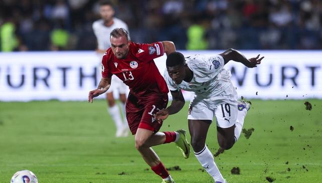 分钟, 出鞘帮助亚